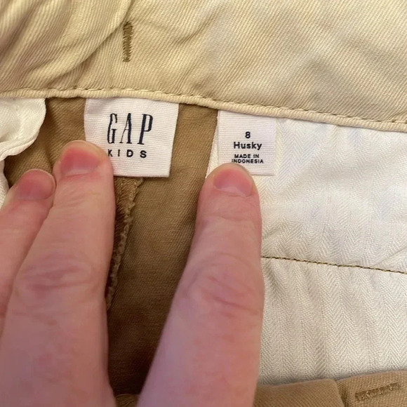 NWOT Gap kids khaki tan color size 8 Husky - Picture 2 of 4